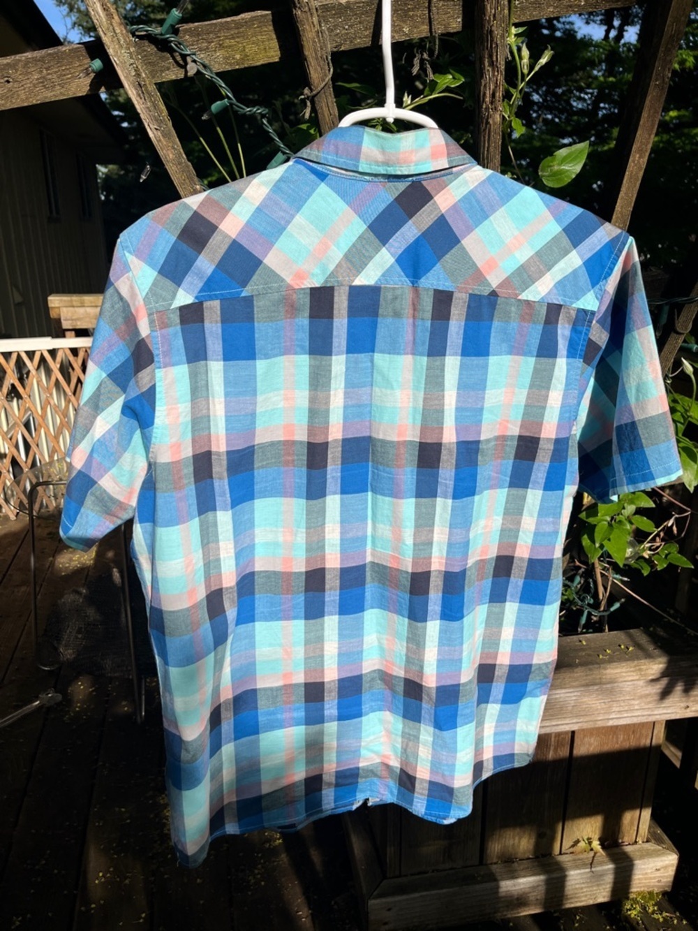 Mountain Hardwear Men’s Medium Blue Plaid Short Sleeve Button Down Cotton Shirt - Picture 3 of 10